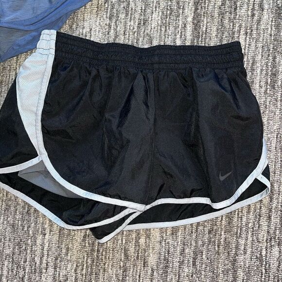 NIKE Dri Fit Women’s Shorts Lot Of 2 Size Small Black Blue Lined Drawstrings - Picture 2 of 7